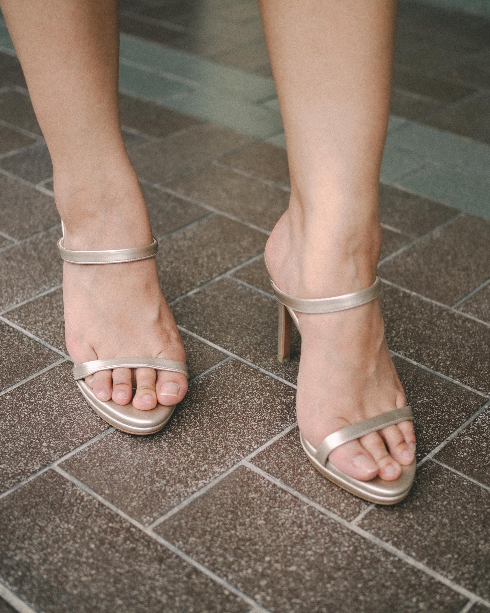 Lily Platform Strappy Heel Sandals (Gold)