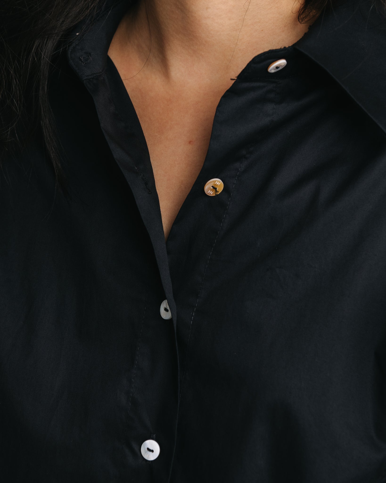 Caped-panel Poplin Shirt (Black)